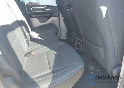 2019 Ram 1500 Big Horn/Lone Star 4X4 6'4 Box z USA, uszkodzony, nr VIN 1C6SRFBT2KN833191